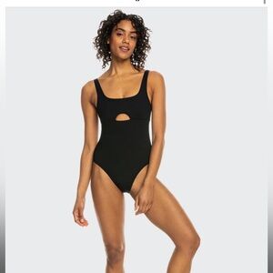 New Roxy double line one-piece swimsuit. Pro-surf collection